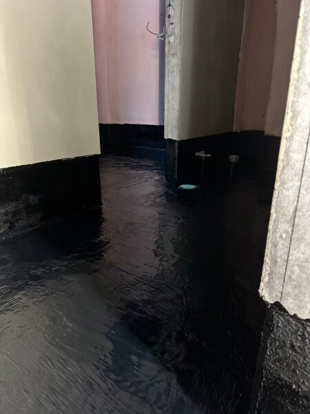 川崎市にて新築浴室防水工事〈ハルeコートを使用したゴムアスファルト 