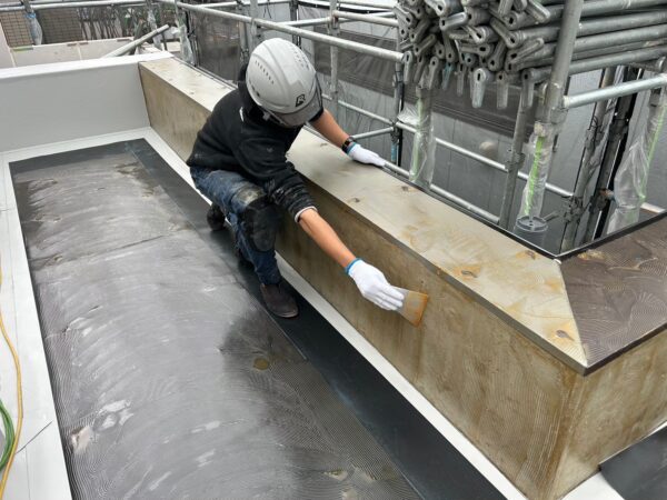 川崎市にて防水工事・屋上防水〈新築テナントビルの屋上塩ビシート工事〉の施工前写真