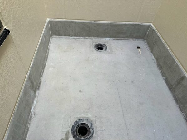 川崎市にてアスファルト防水工事〈介護施設の新築防水工事〉の施工前写真